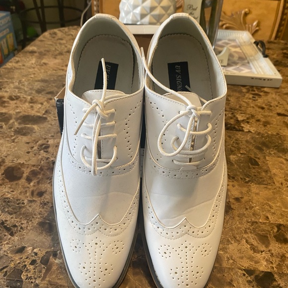 Classic White Brogue Men\'s Shoes main image 5